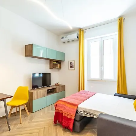 Apartament Nice Flat Few Metro Stops From San Giovanni *